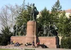 Kisfaludi Strobl Zsigmond: A Parlament előtti Kossuth-szobor