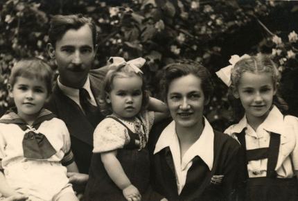 A Paksa család 1951-ben, jobb szélen Kati