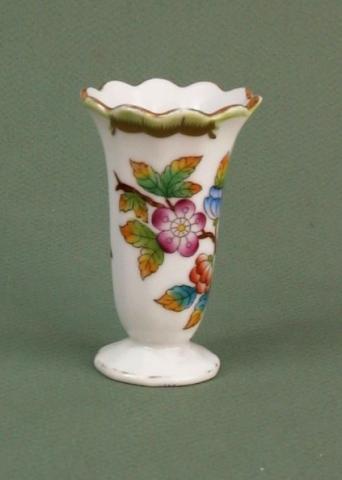 Herendi porcelán váza, mint nőnapi ajándék egy erdőgazdasági kollektivától, 1960 körül