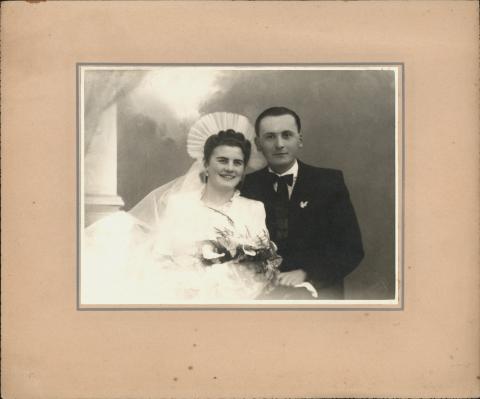11. Szekeres István és Horváth Erzsébet esküvői mellképe, 1940 körül