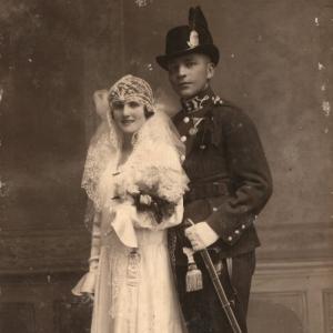 Csendőrtiszt esküvői képe, 1920-as évek