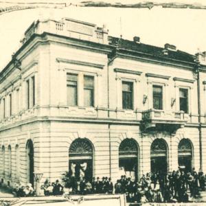 Kazinczy tér - Jákum utca sarkán álló lakó-és üzletházat 1899-ben építette Morandini Tamás  