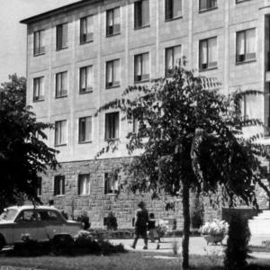 Kossuth utca 1965, az egykori Pártbizottság, a mai Városi Rendőrkapitányság