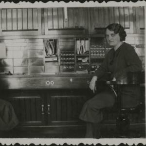 Telefonos kisasszonyok: Grész Ilona (balról) és munkatársa az1930-as években 