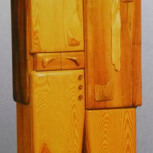 A férfi, 1992, fa szekrény, 179 cm