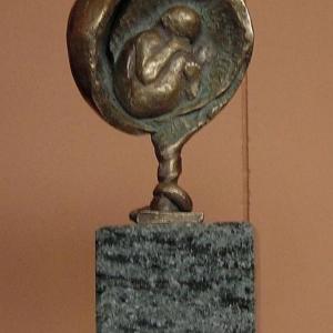 Leonardo - Kora gyermekkor, bronz, kő