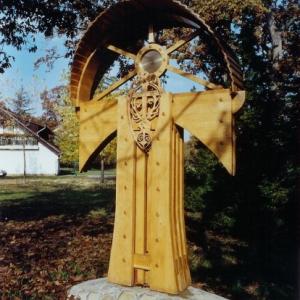Szent Hubert-emlékmű, 2004, Kaszó